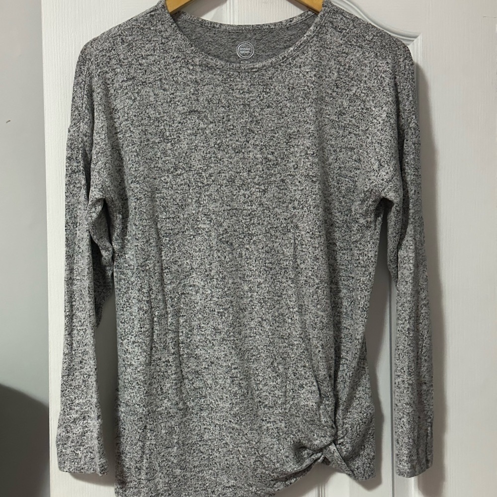 5 for $20🫟🛍️🔵 Gray Long Sleeve Twist Top. Size Girls XL - Picture 5 of 6